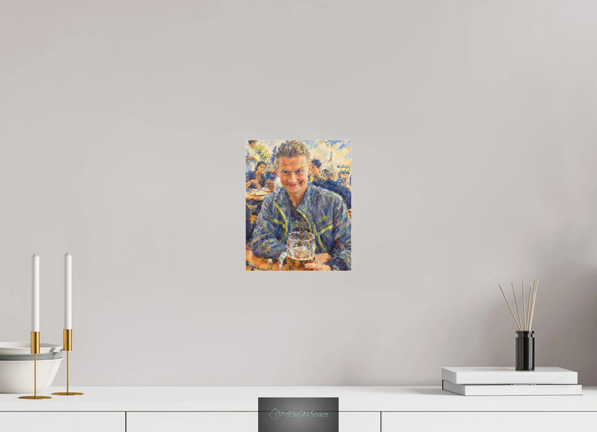 20 x 24,8 cm, Photo Print Under Acrylic Glass Ein lächelnder Mann im Biergarten